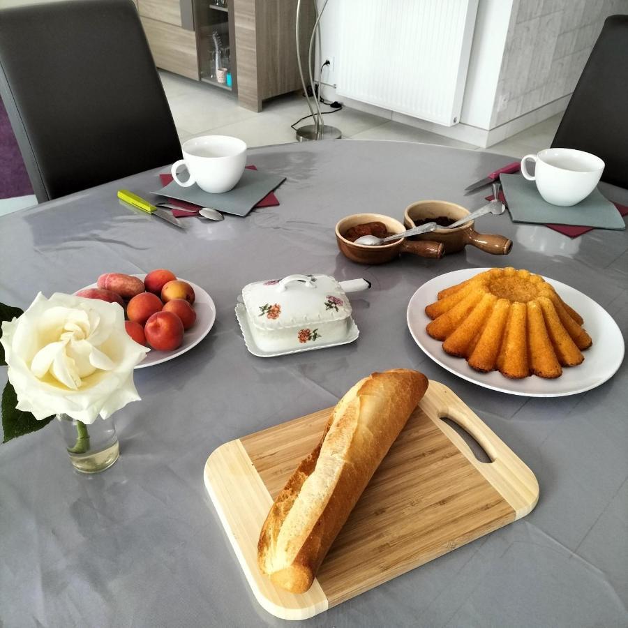 Chez Nadine Bed & Breakfast Valframbert Dış mekan fotoğraf